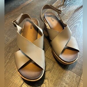 NWT Clarks wedge sandals size 12